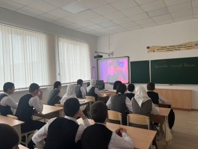 Занятия «Единство народов России», «Скорбим со всей страной».